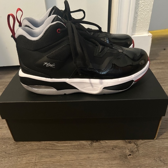 Jordan 3s Stay Loyal Size 6.5y - Picture 4 of 6